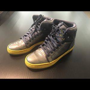 Adidas high tops men’s size 6